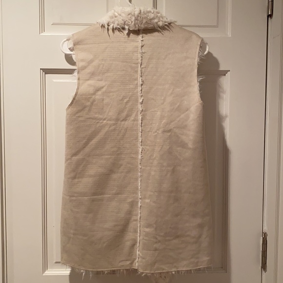 Fur vest - Picture 3 of 3